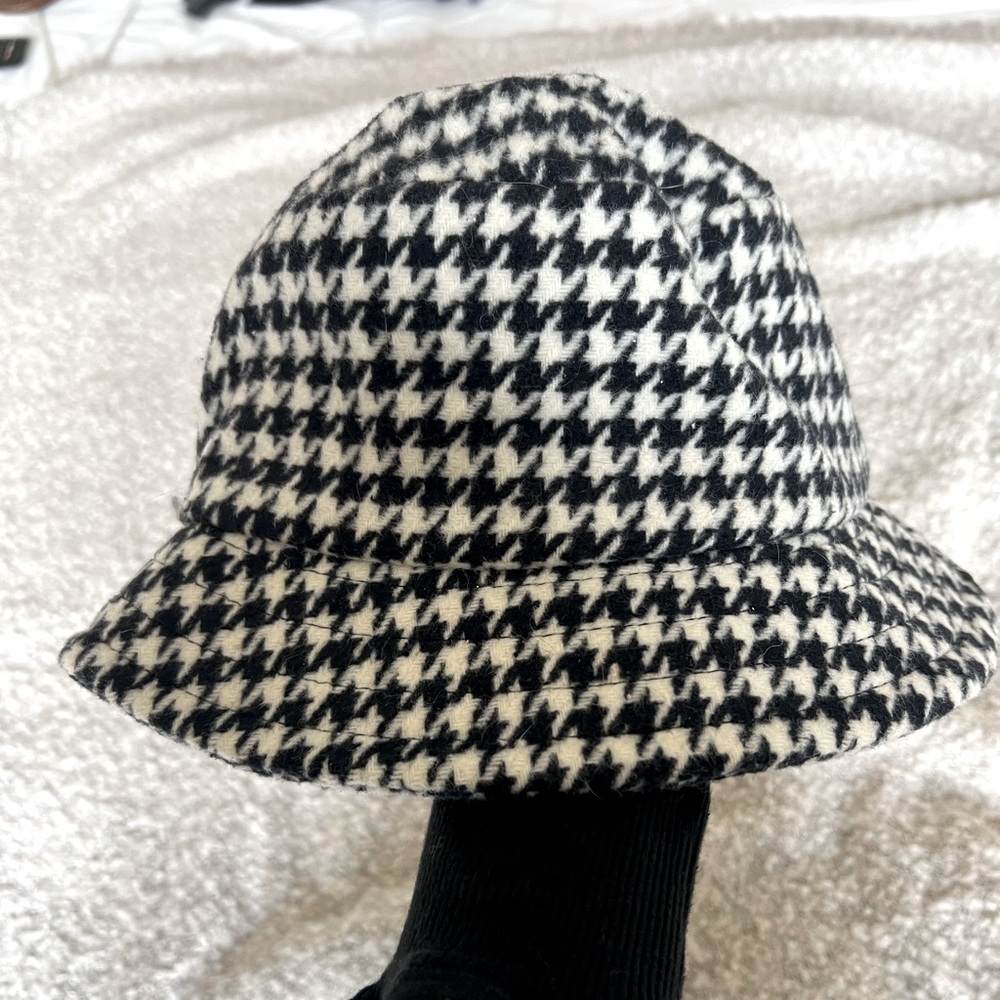 Hollister Bucket hat